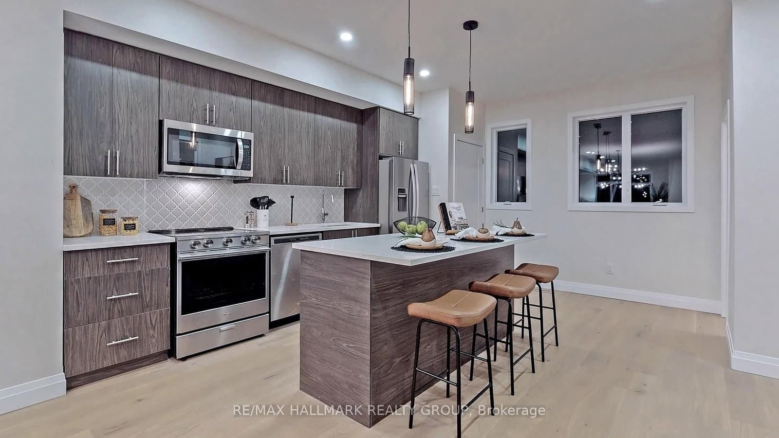 809 Star Private, Ottawa, ON