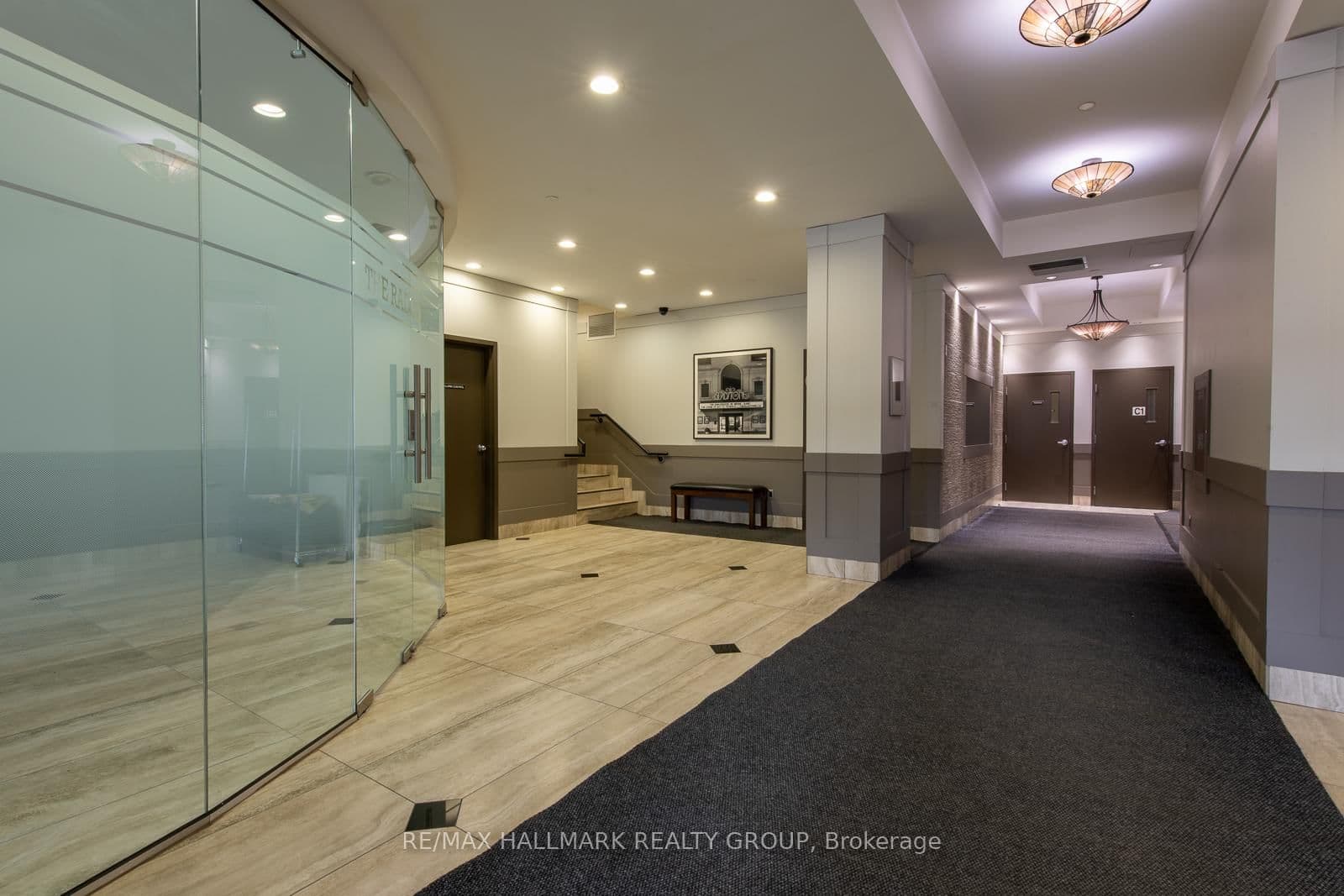 701 - 327 Breezehill Avenue, Ottawa, ON — photo 2