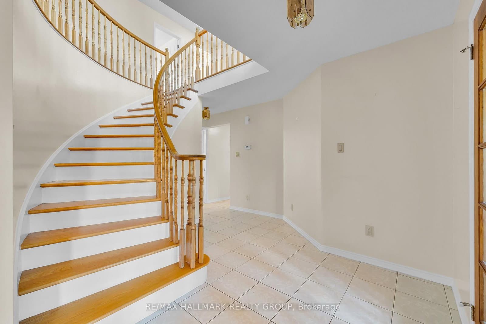 1396 Larose Avenue, Ottawa, ON — photo 3