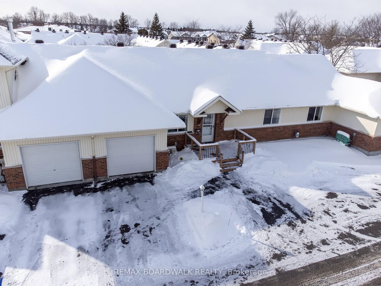 206 Oak Leaf Private, Richmond, ON
