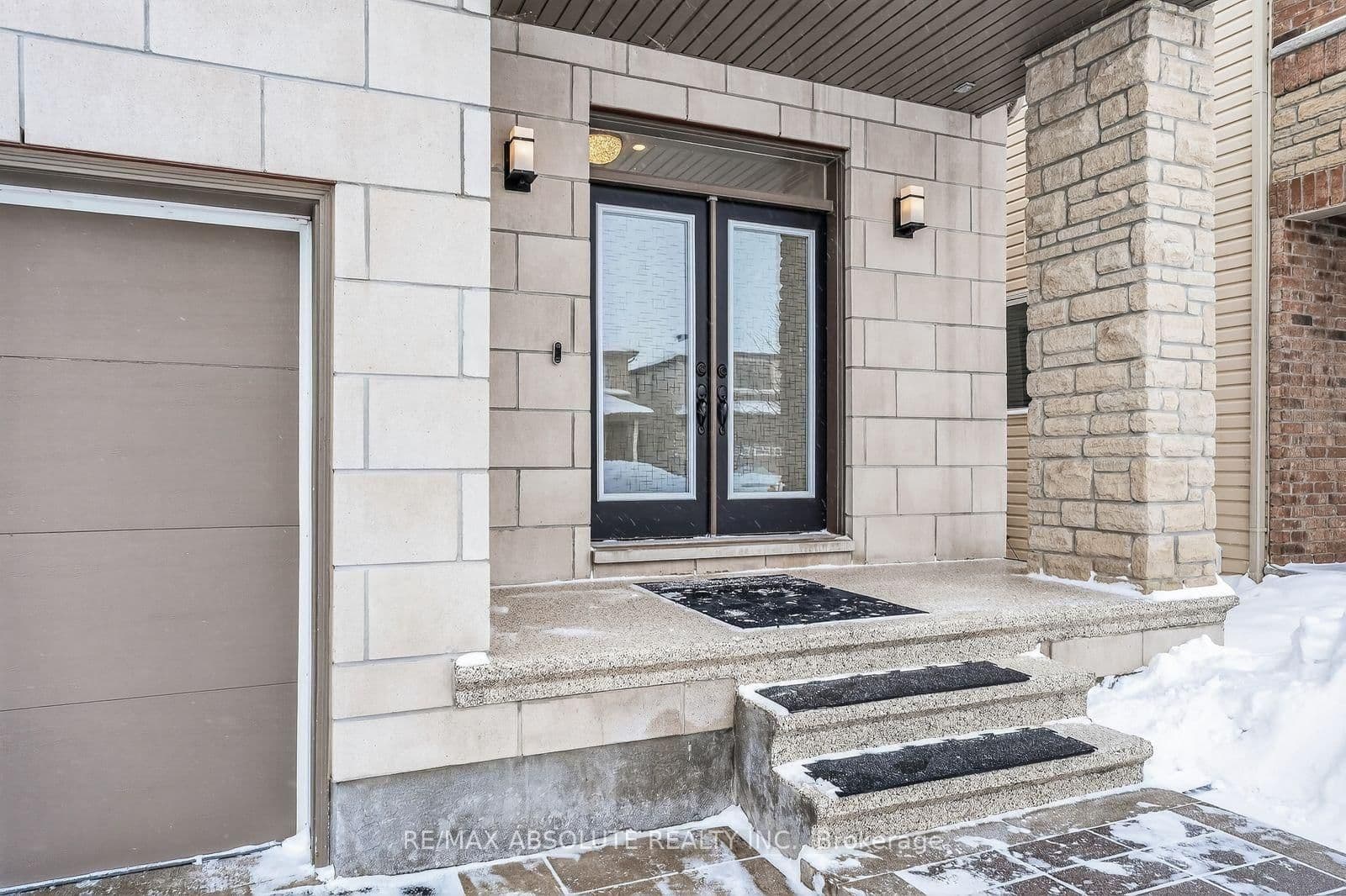 1008 Manege Street, Ottawa, ON — photo 3