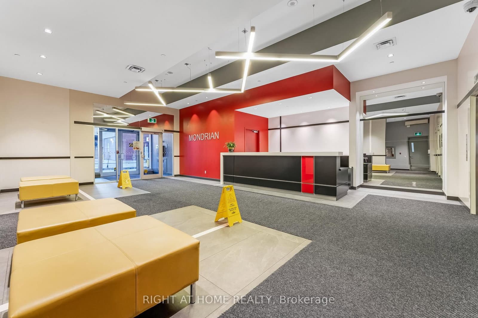 2010 - 324 Laurier Avenue, Ottawa, ON — photo 3