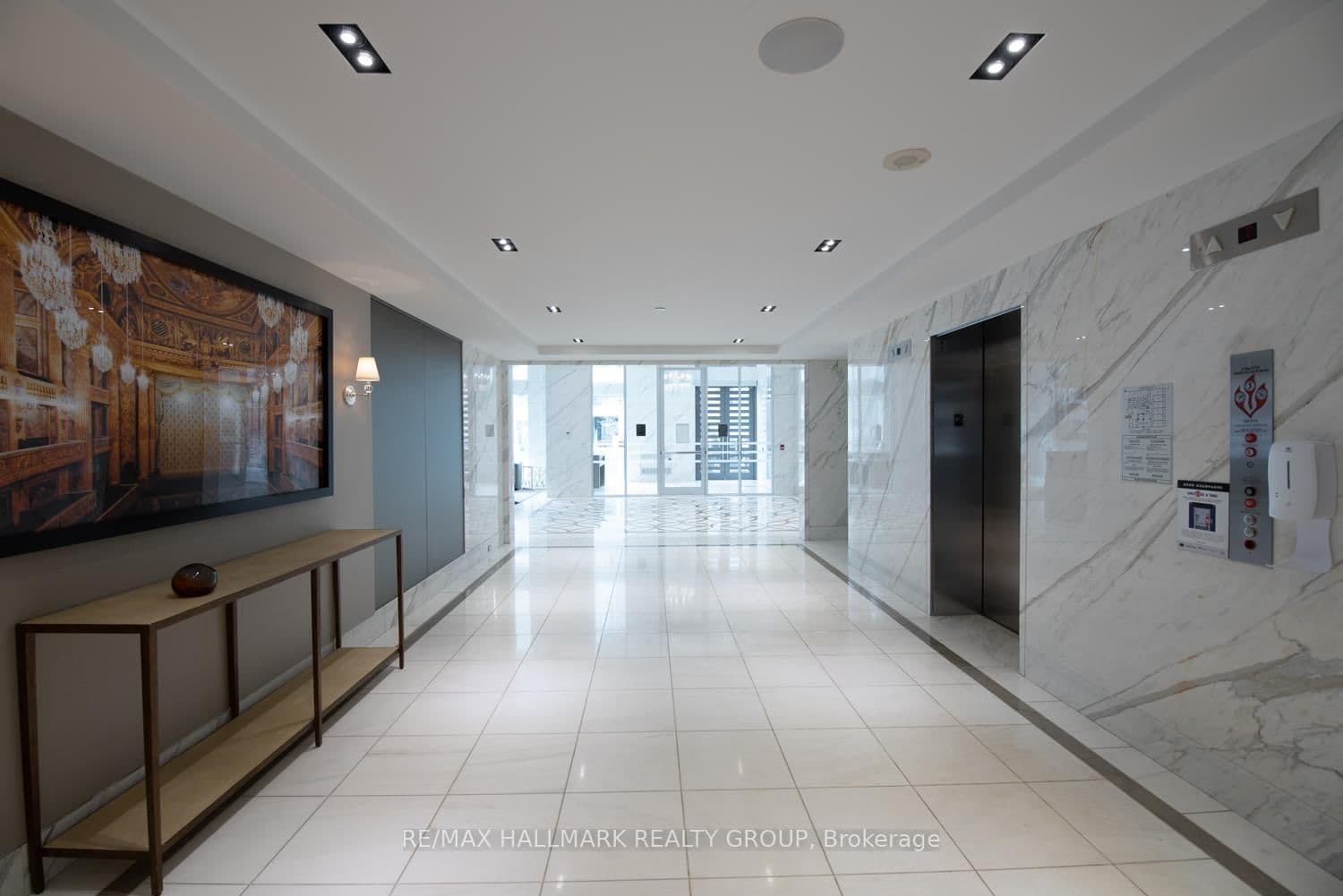 1805 - 111 Champagne Avenue, Ottawa, ON — photo 2