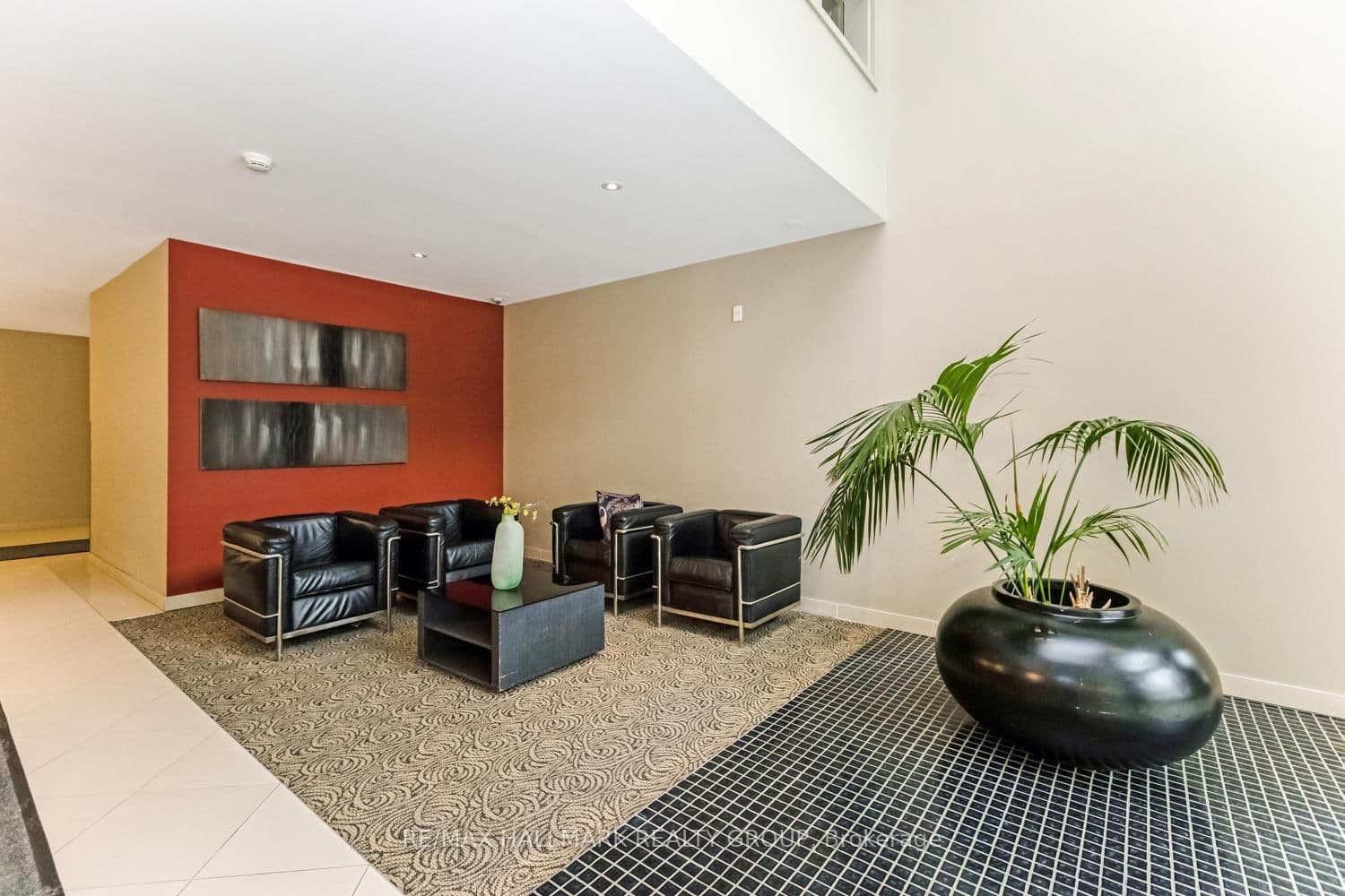 502 - 138 Somerset Street, Ottawa, ON — photo 3