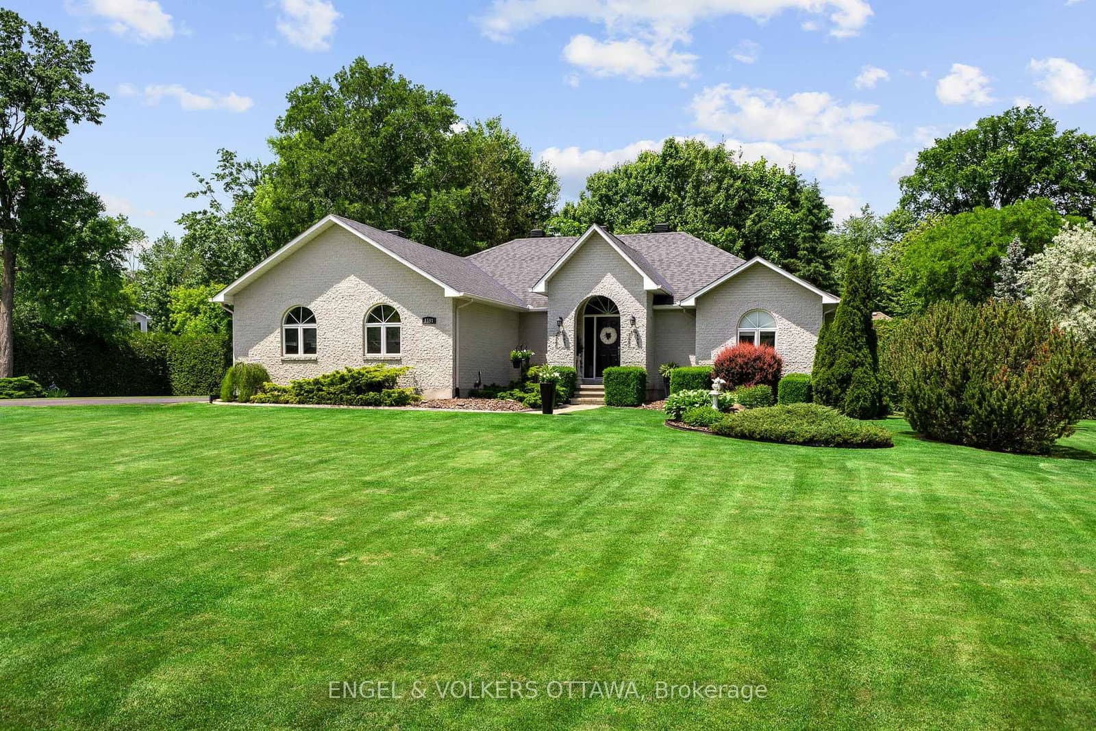 1591 Stephanie Anne Drive, Ottawa, ON