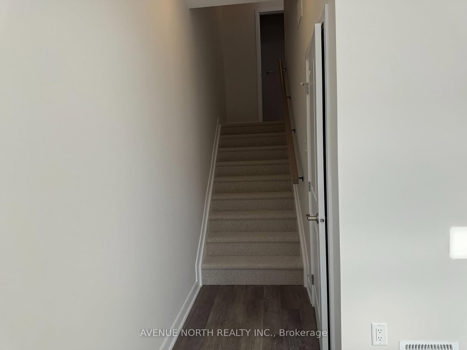 646 Corporal Private, Ottawa, ON — photo 3