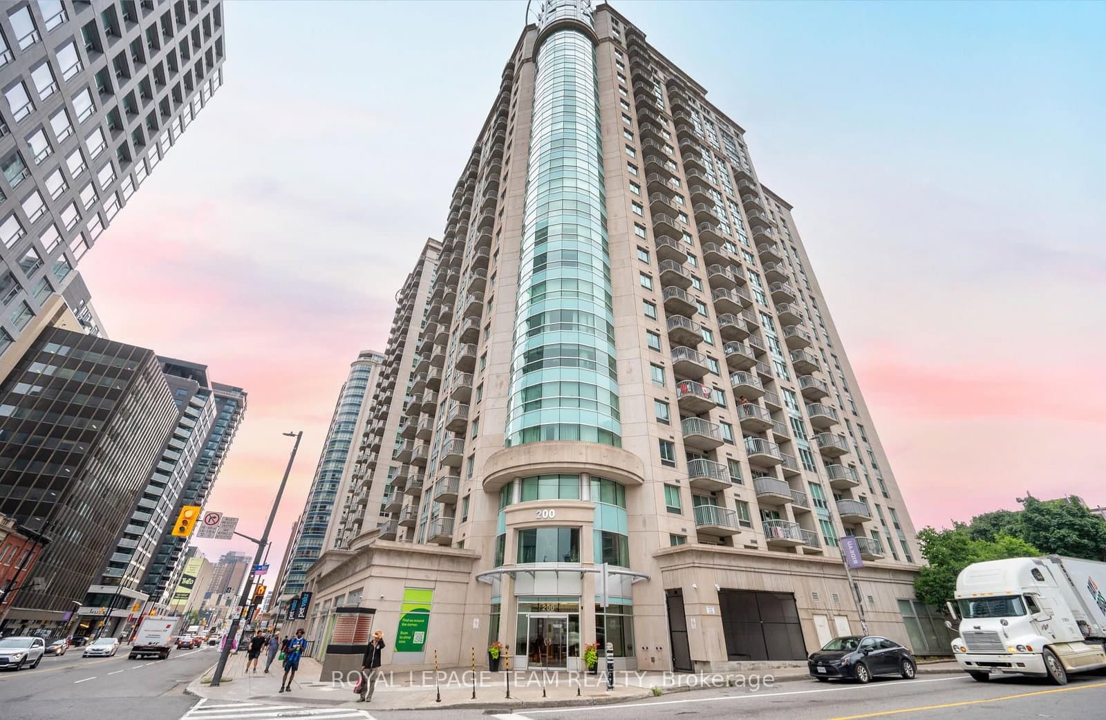 1704 - 200 Rideau Street, Ottawa, ON