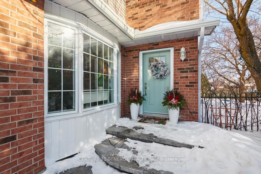 25 Waterton Crescent, Kanata, ON — photo 3