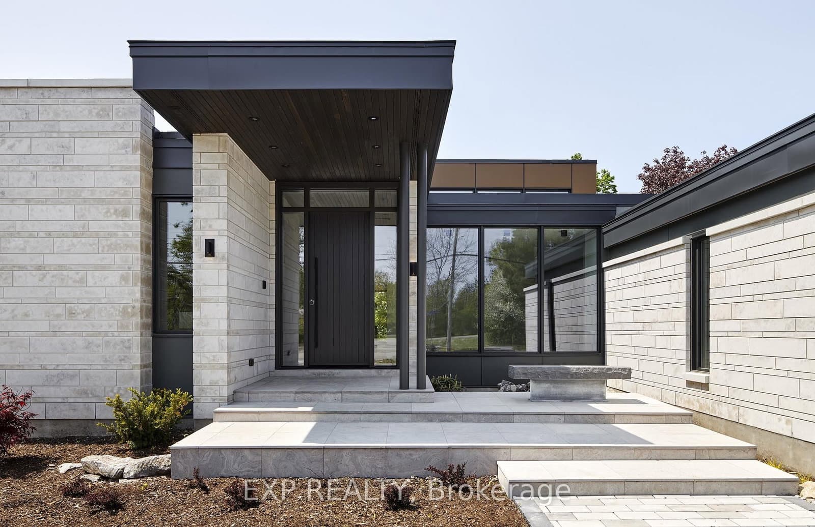 32 CLOVELLY Road, Ottawa, ON — photo 3