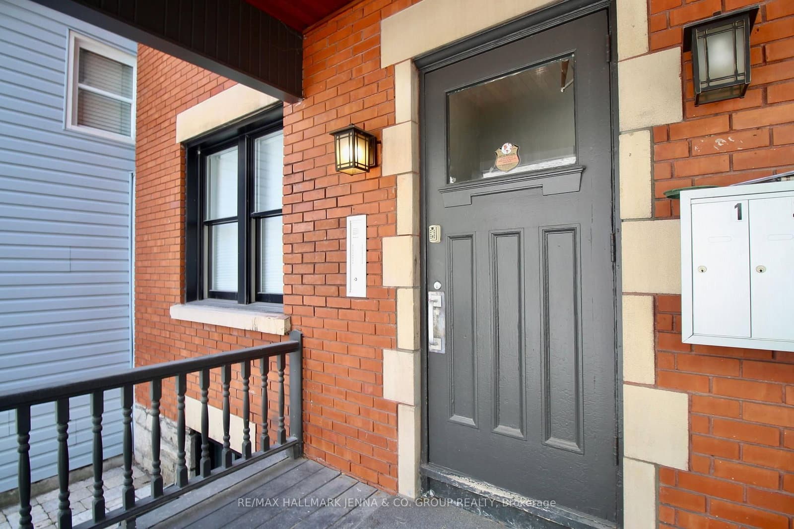 2 - 38 Bruyere Street, Ottawa, ON — photo 2