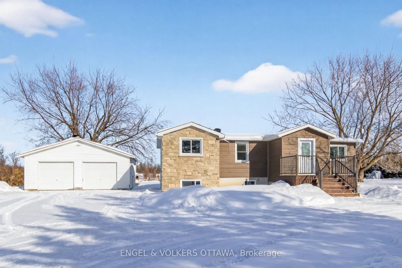 2234 Upper Dwyer Hill Road, Carp, ON