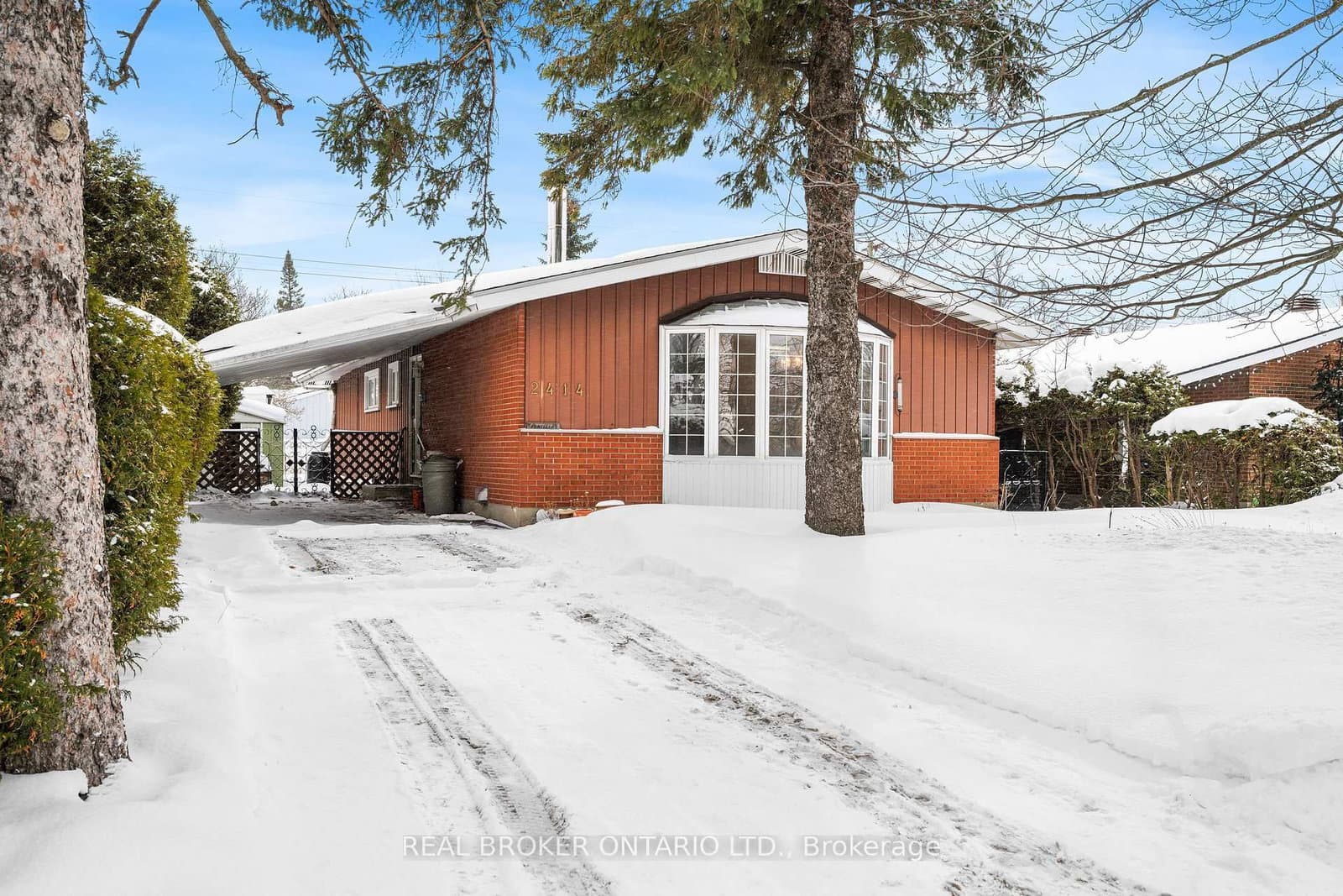 2414 Joliffe Street, Ottawa, ON — photo 2