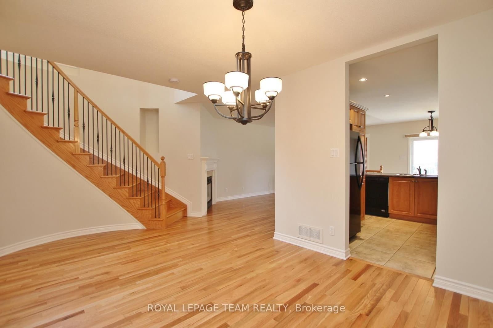 1032 Marconi Avenue, Kanata, ON — photo 3