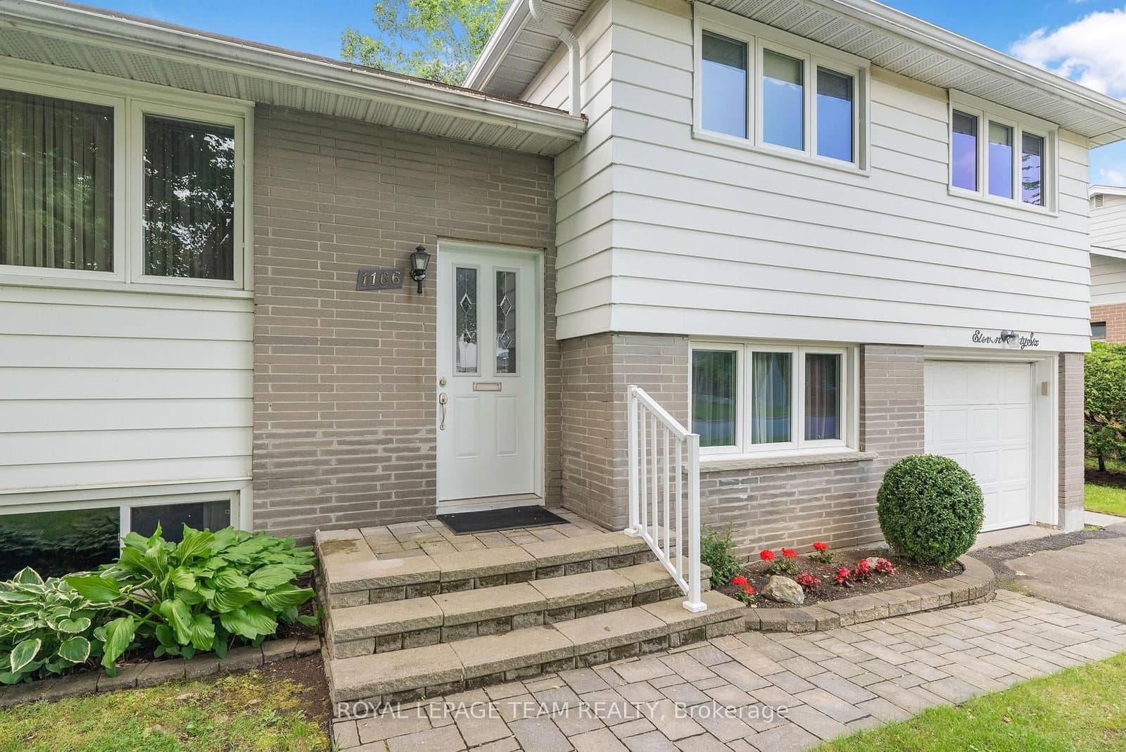 1166 Castle Hill Crescent, Ottawa, ON — photo 3