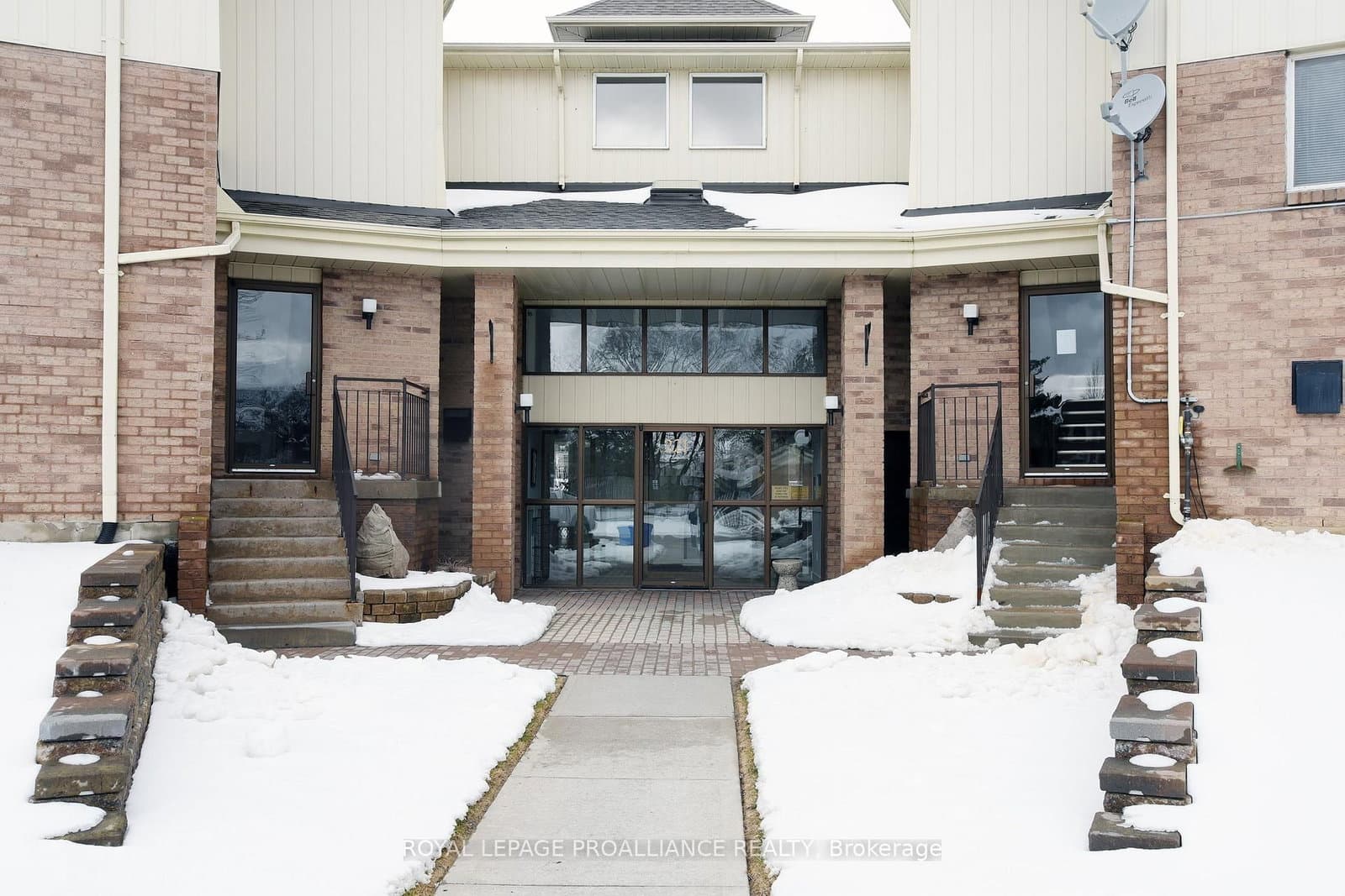 311A - 221 North Park Street, Belleville, ON — photo 3