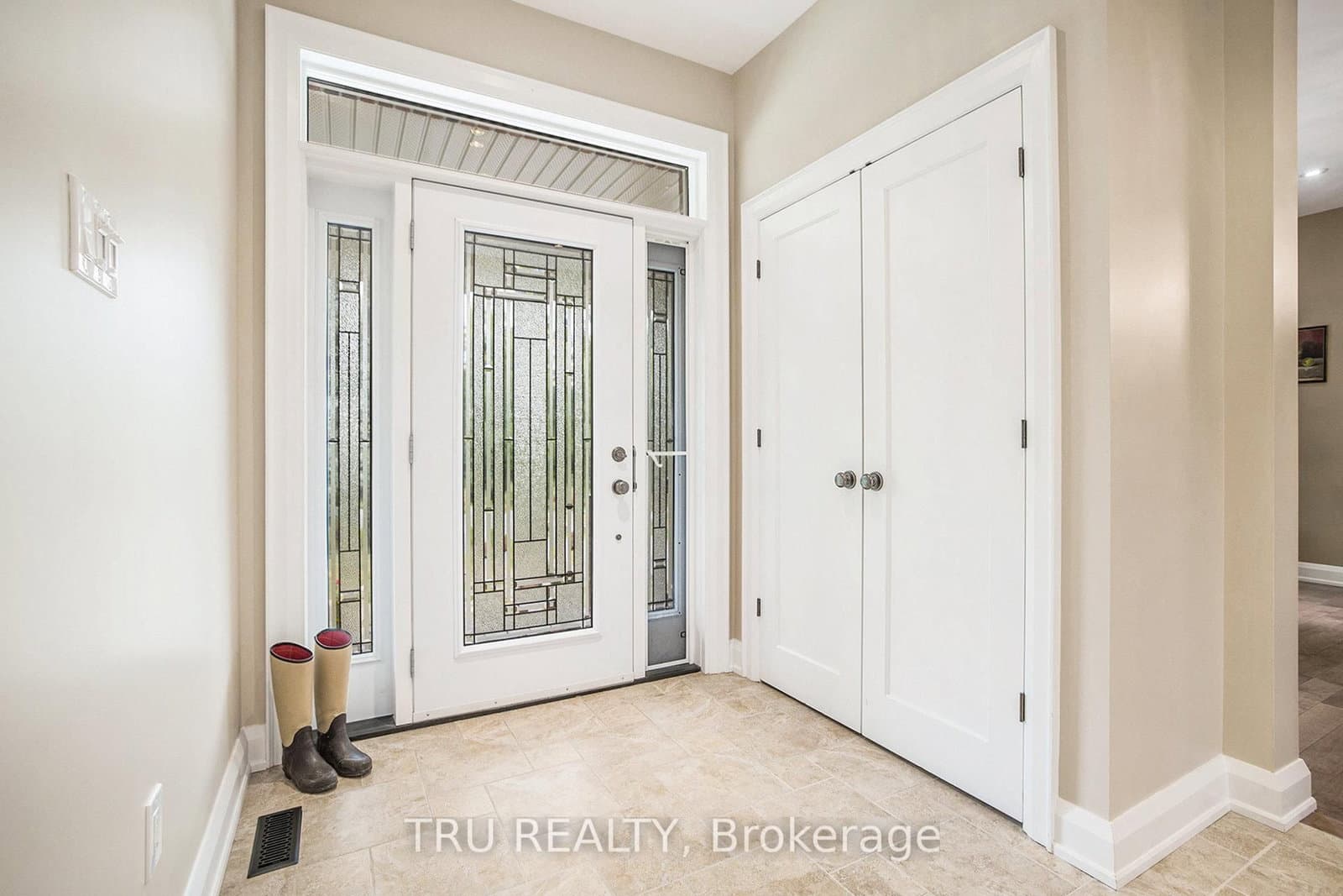 2465 Marchurst Road, Kanata, ON — photo 2