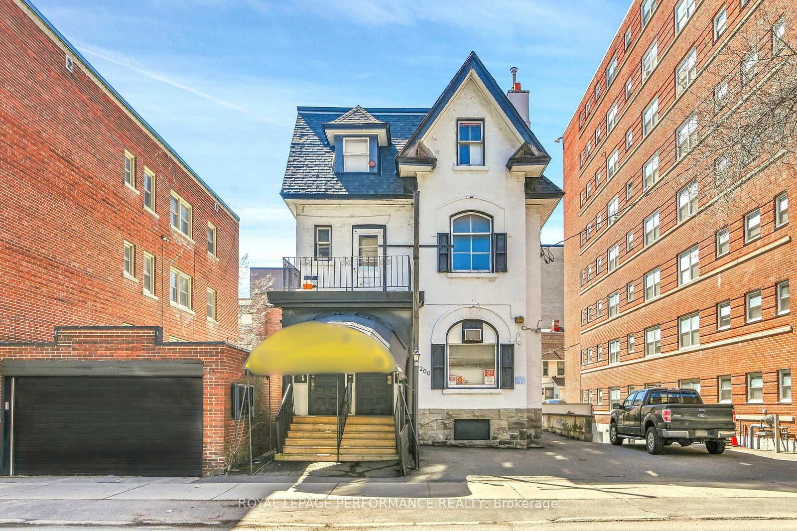 200 Metcalfe Street, Ottawa, ON