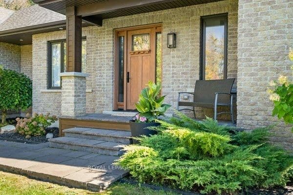 524 Osmond Daley Drive, Carp, ON — photo 3