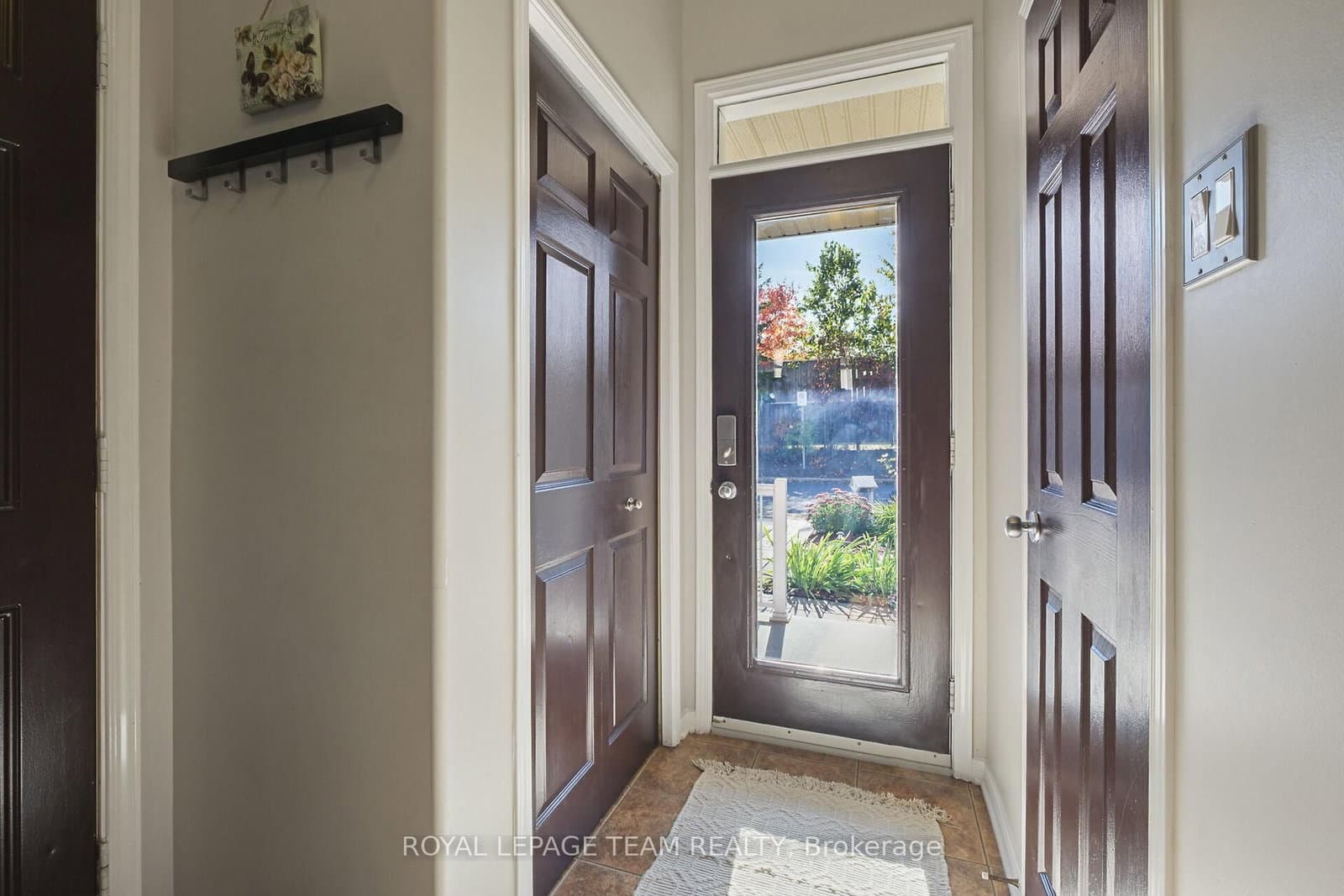 215 Parkrose Private, Ottawa, ON — photo 3