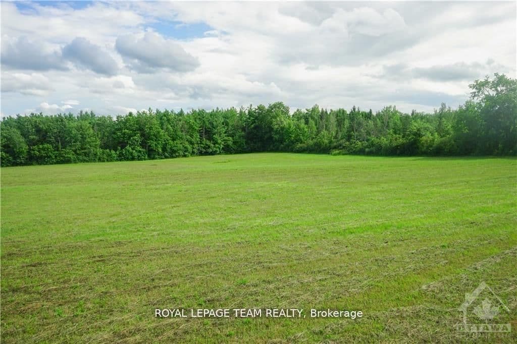 8530 VICTORIA Street, Metcalfe, ON