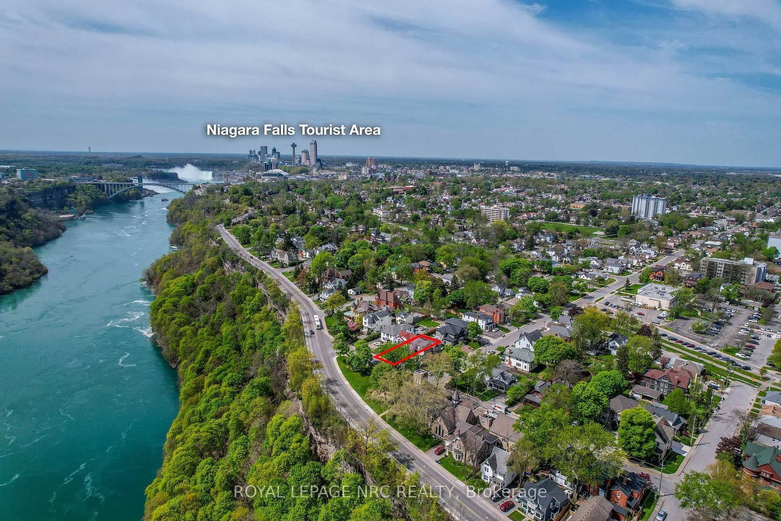 4807 Zimmerman Avenue, Niagara Falls, ON — photo 2