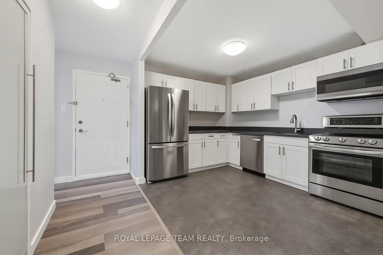 901 - 200 Bay Street, Ottawa, ON — photo 2