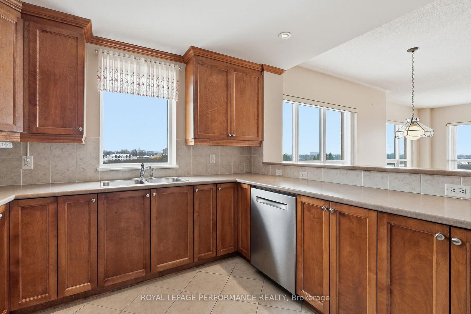 411 - 955 Beauparc Private, Ottawa, ON — photo 3