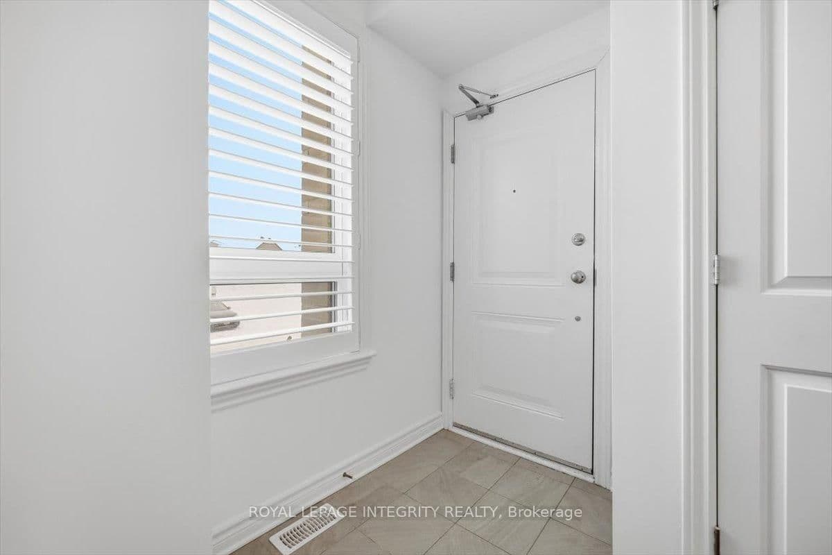 41 Carabiner Private, Ottawa, ON — photo 3