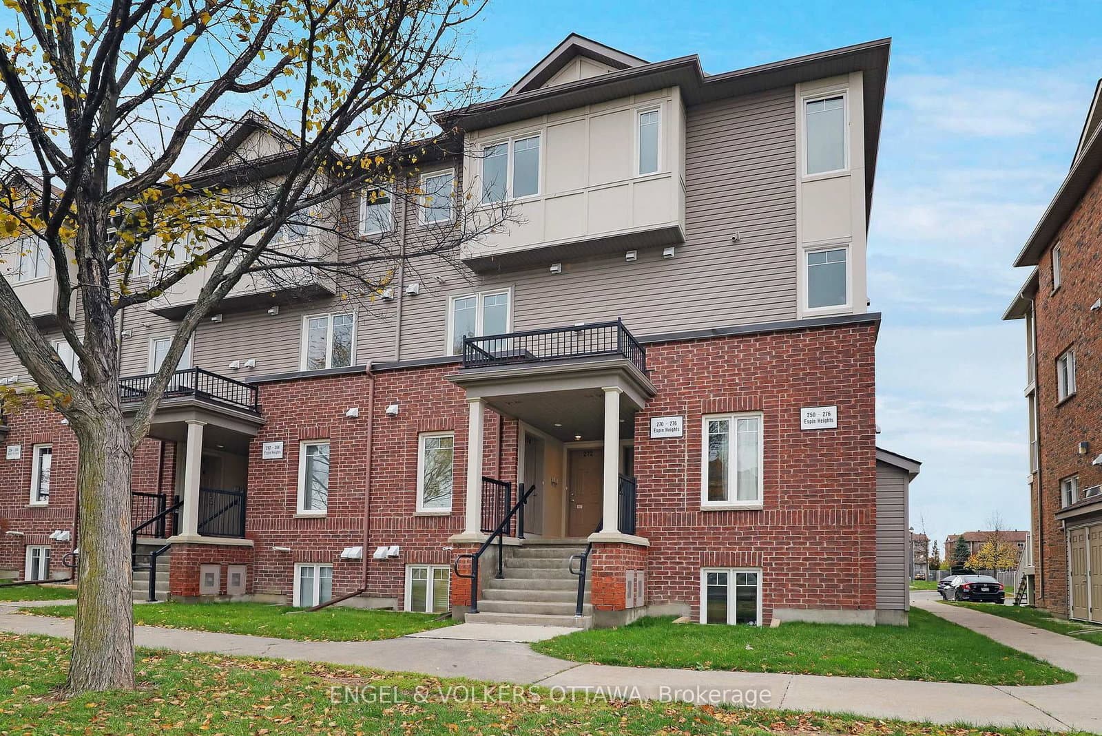 270 Espin Heights, Ottawa, ON