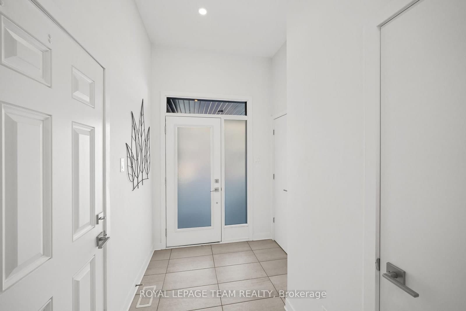 222 TRUMPETER Grove, Ottawa, ON — photo 2
