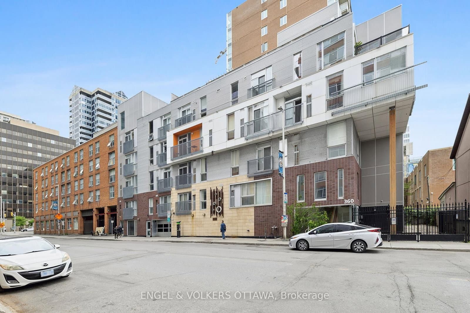 104 - 360 Cumberland Street, Ottawa, ON