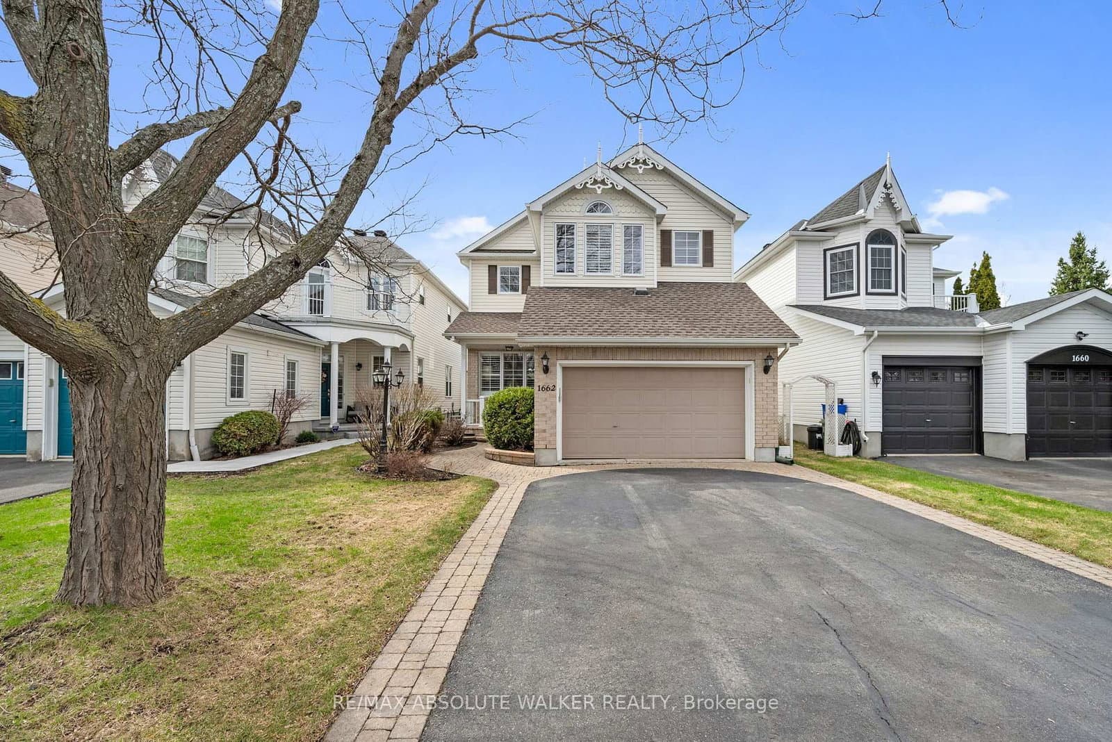 1662 Frenette Street, Ottawa, ON