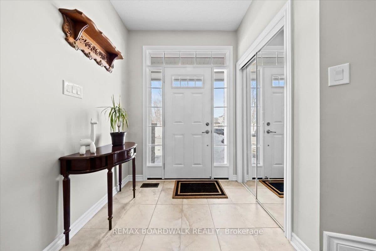 130 Pinelock Street, Ottawa, ON — photo 3