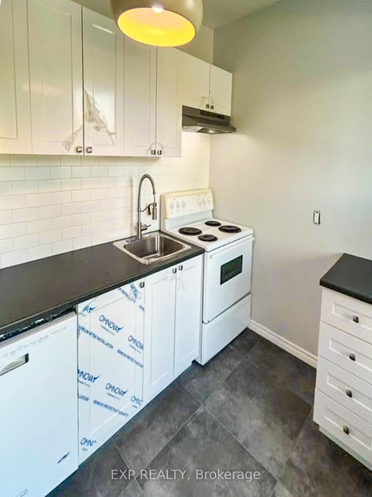 122-124 Cobourg Street, Ottawa, ON — photo 2