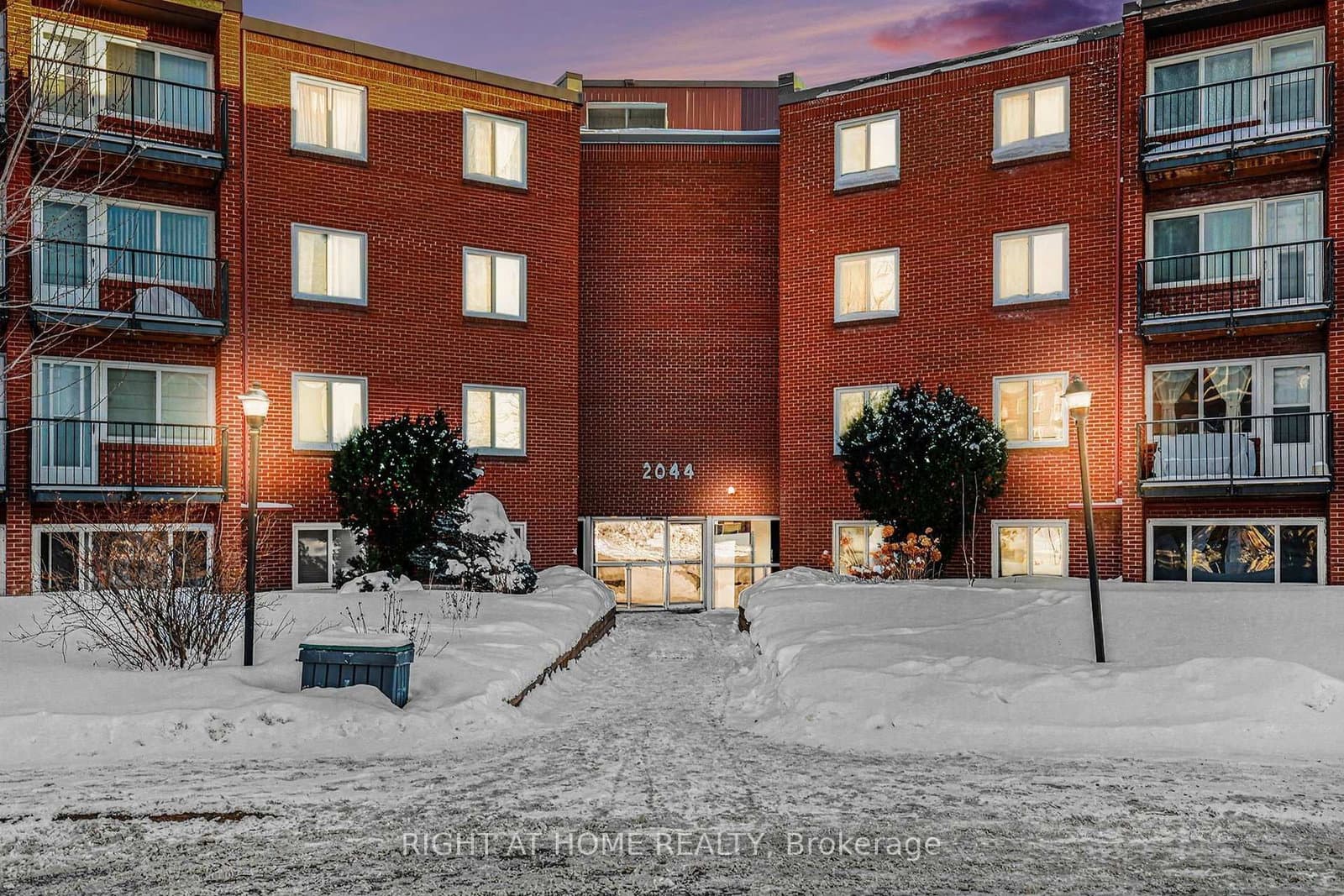 305B - 2044 Arrowsmith Drive, Ottawa, ON