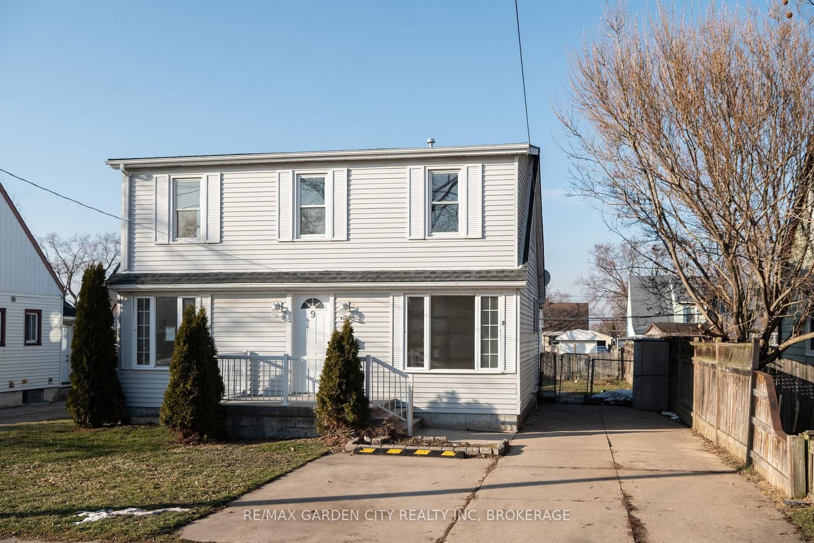9 Fir Avenue, St. Catharines, ON — photo 2