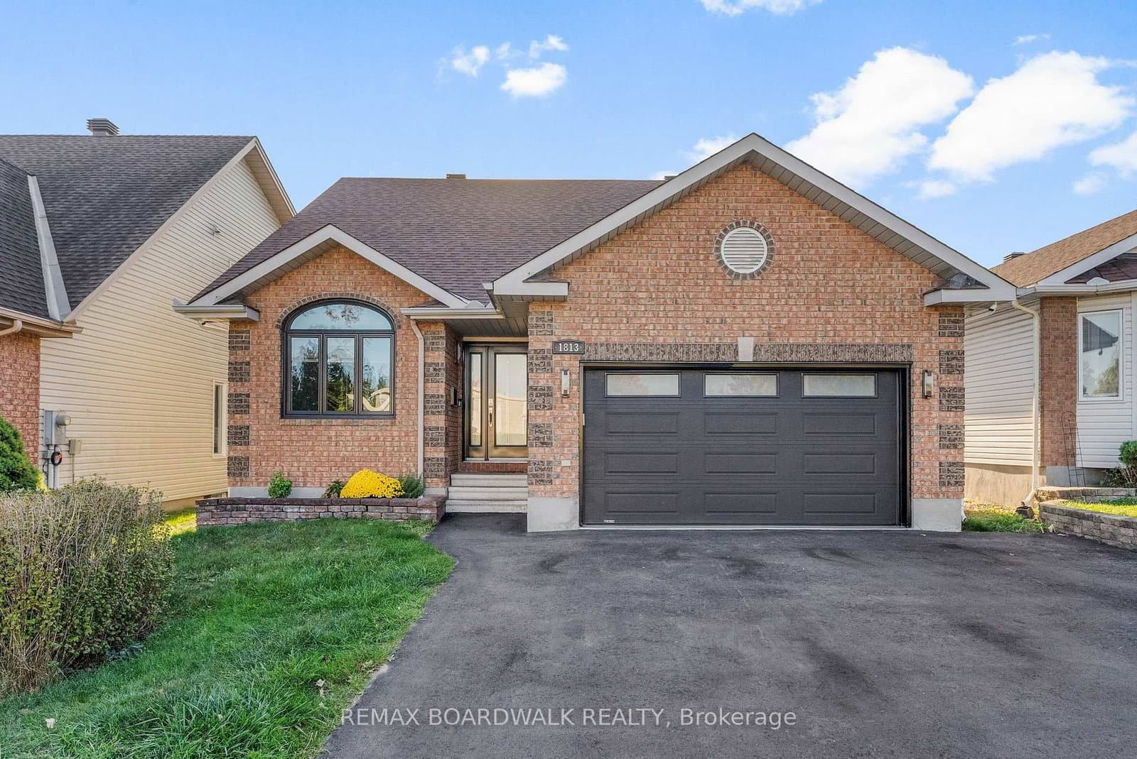 1813 Elmridge Drive, Gloucester, ON