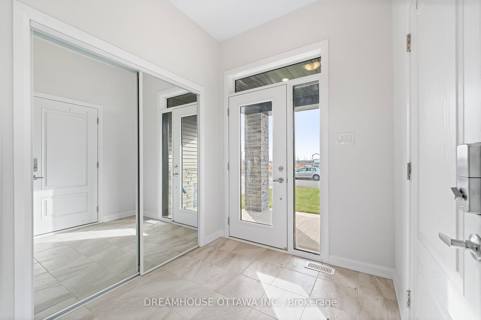 563 Aglish Mews, Ottawa, ON — photo 3