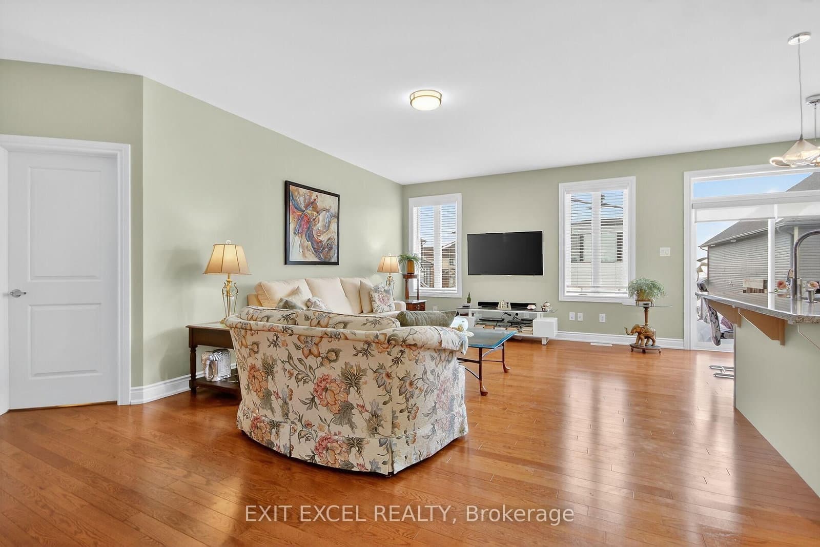 478 Fernside Street, Ottawa, ON — photo 2
