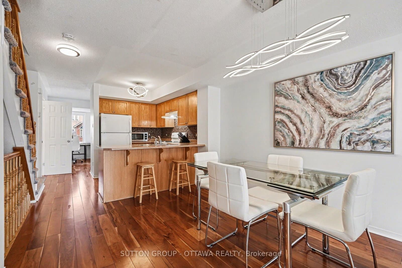 56 Steele Park Private, Ottawa, ON — photo 3