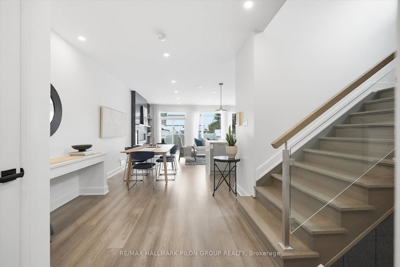 559 Mutual Street, Ottawa, ON — photo 3