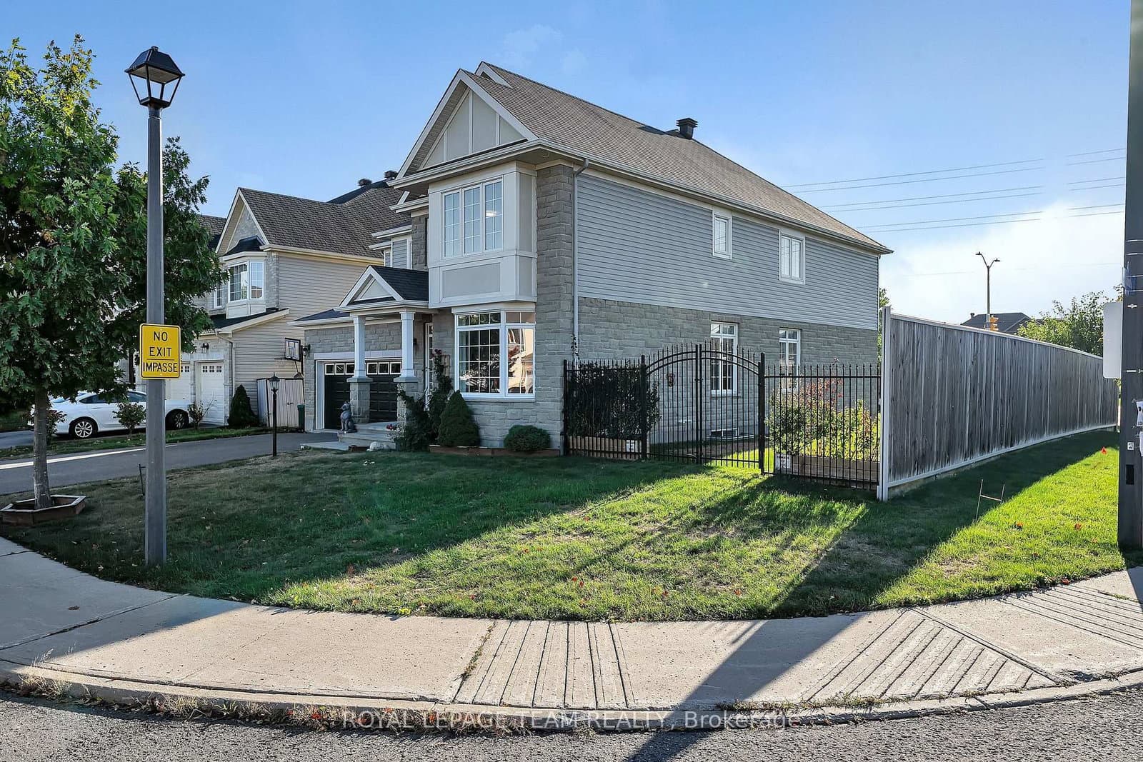 200 Kinloch Court, Ottawa, ON — photo 2