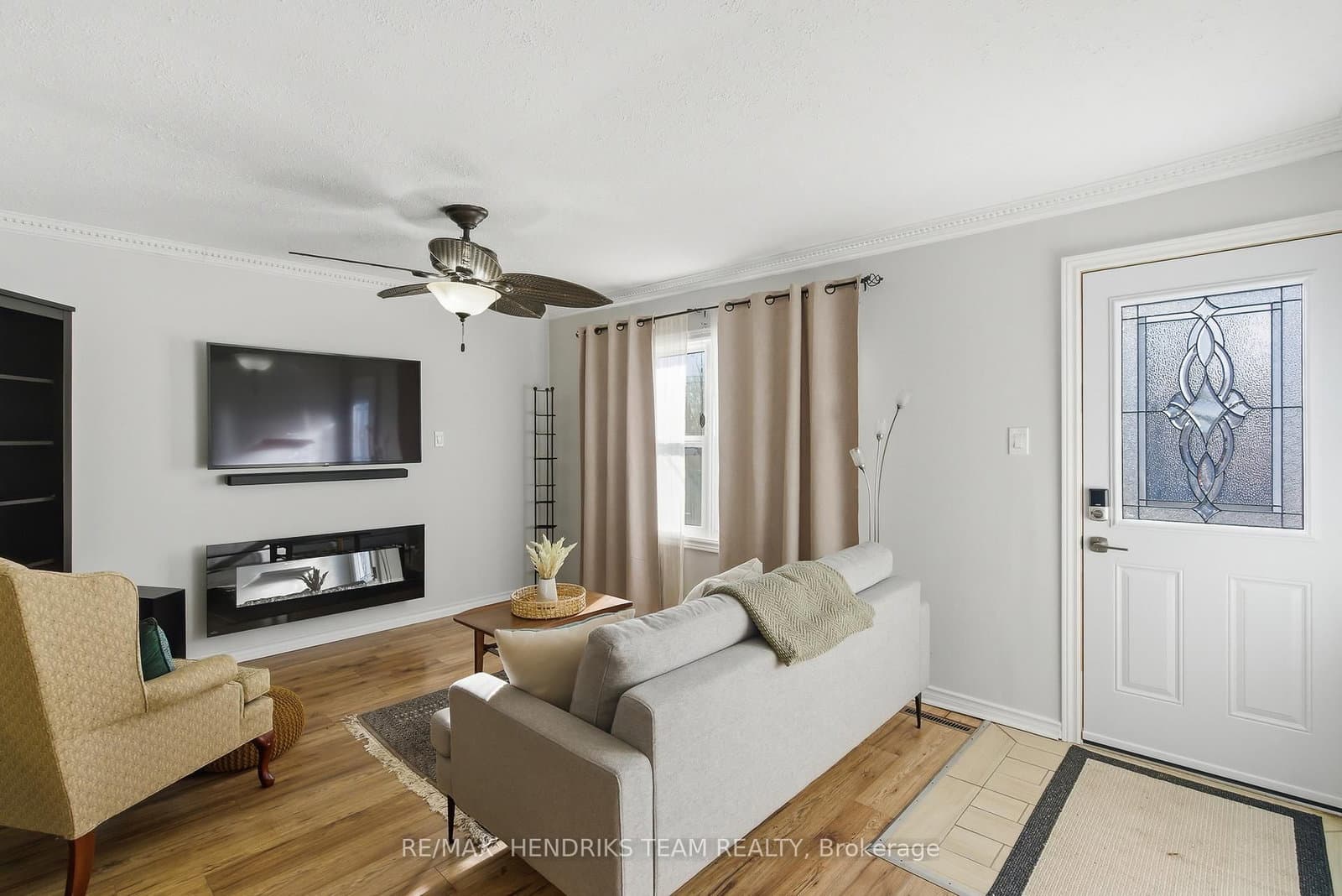 7 Elmwood Avenue, St. Catharines, ON — photo 2
