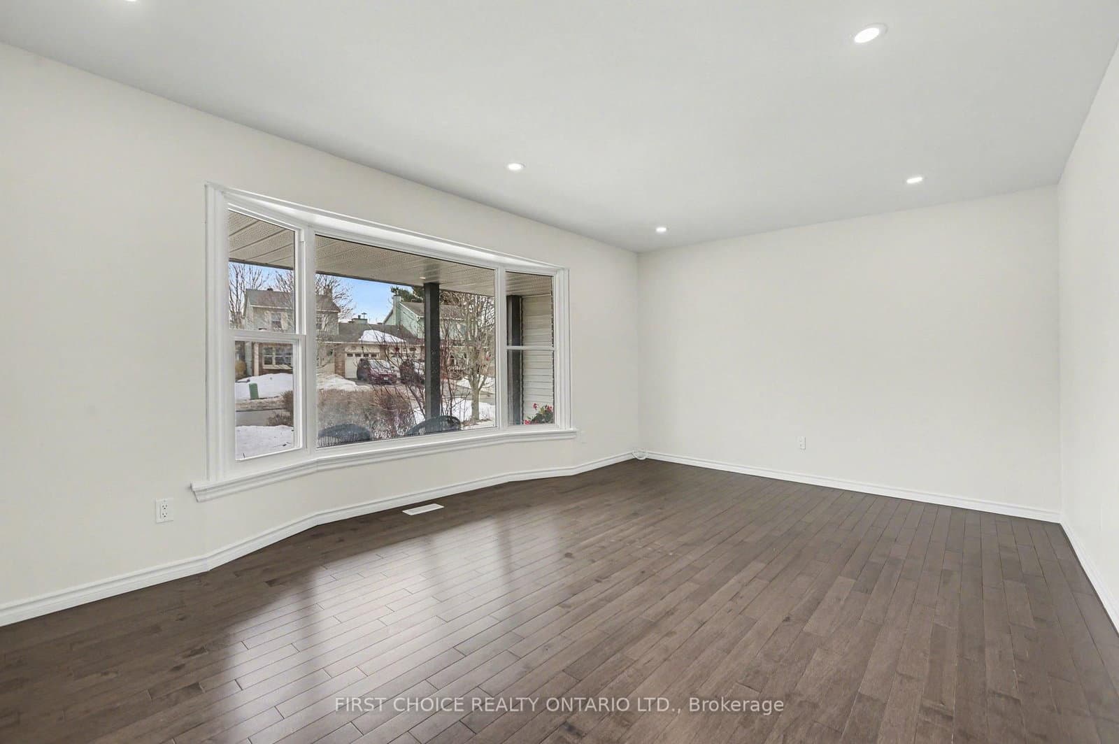 883 Lawnsberry Drive, Ottawa, ON — photo 3