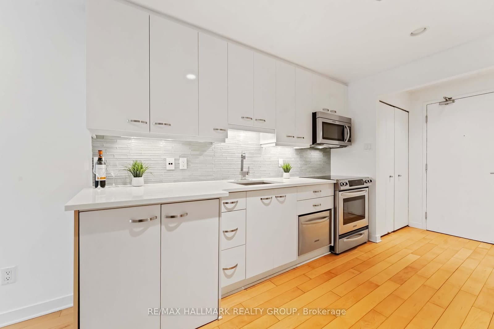 15 - 202 St Patrick Street, Ottawa, ON — photo 3