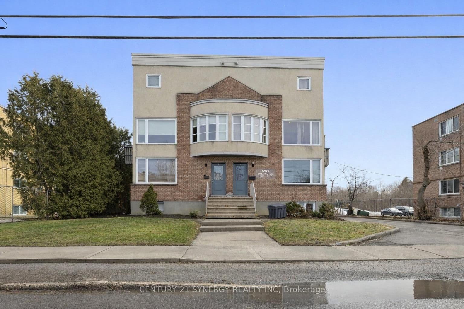 8 - 1204 Shillington Avenue, Ottawa, ON