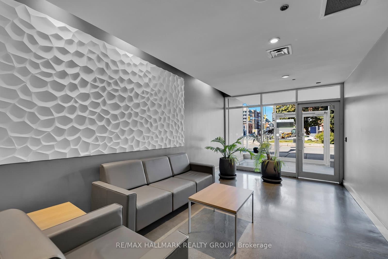 210 - 180 York Street, Ottawa, ON — photo 2