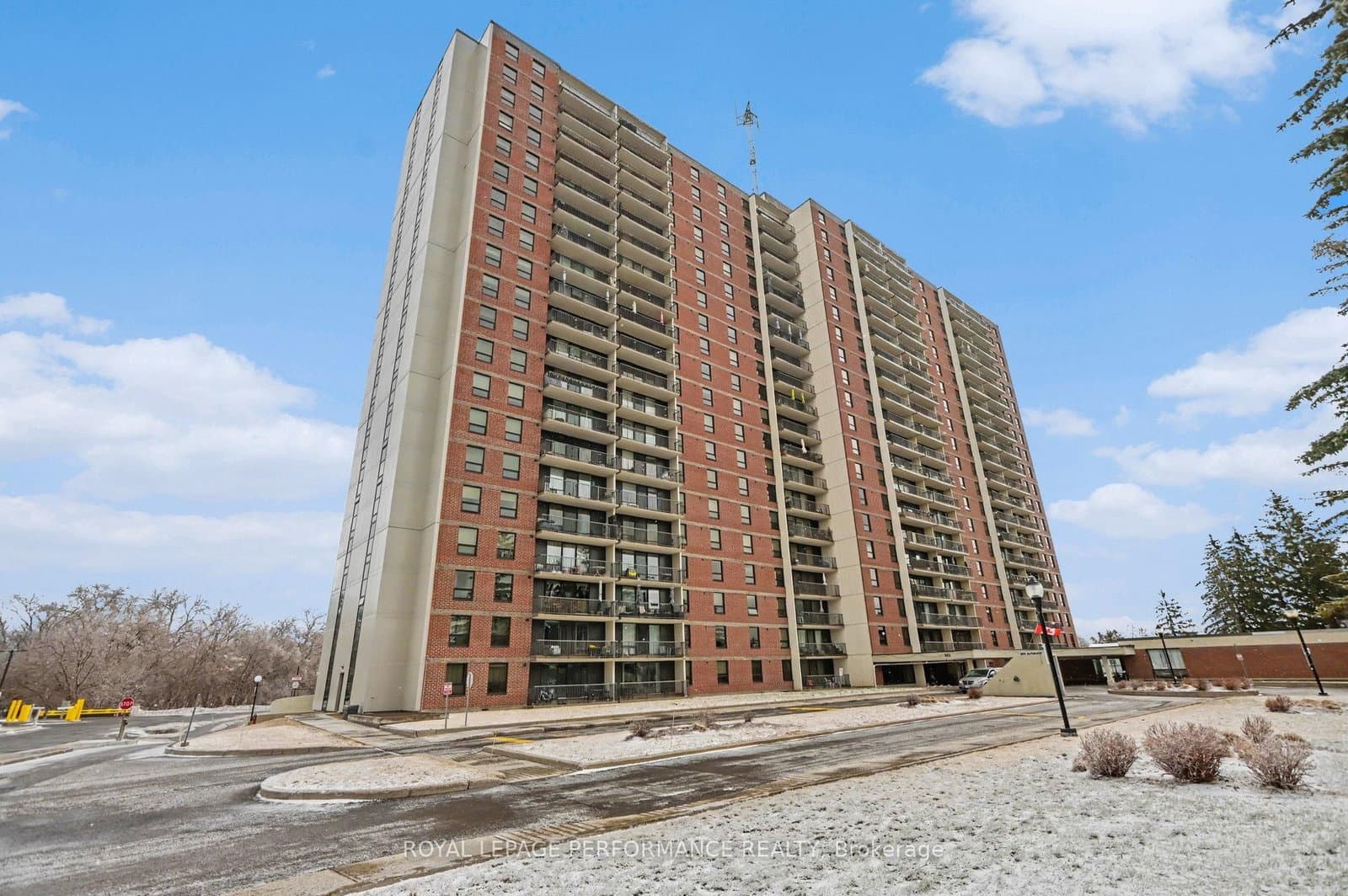 1505 - 665 Bathgate Drive, Ottawa, ON — photo 2