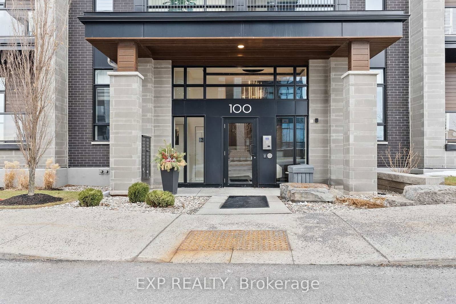 301 - 100 Cortile Private, Ottawa, ON — photo 2