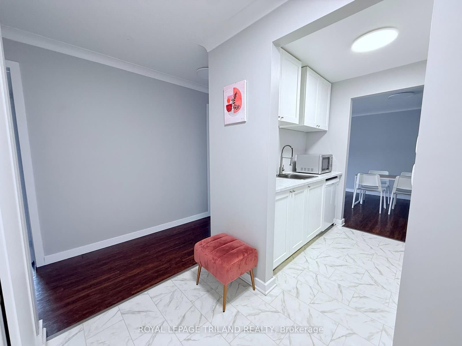 208 - 737 Deveron Crescent, London South, ON — photo 2